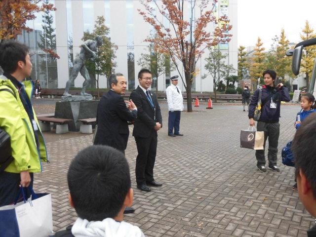 日本体育大学・世田谷キャンパスに到着した際の写真です。